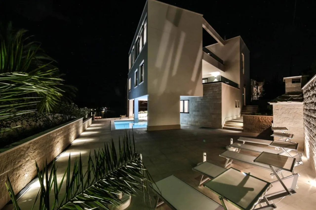 Villa Novela 0*, Trogir